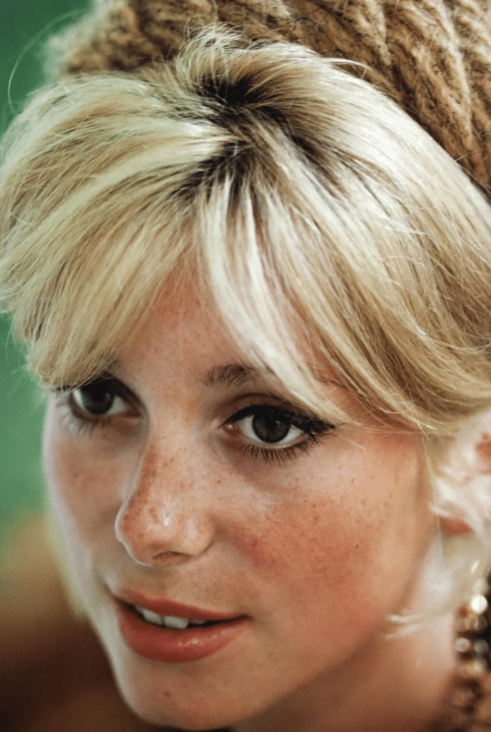 Ageless Icon: How This 80-Year-Old Actress Looks Stunning Without Surgery—See the Pics!